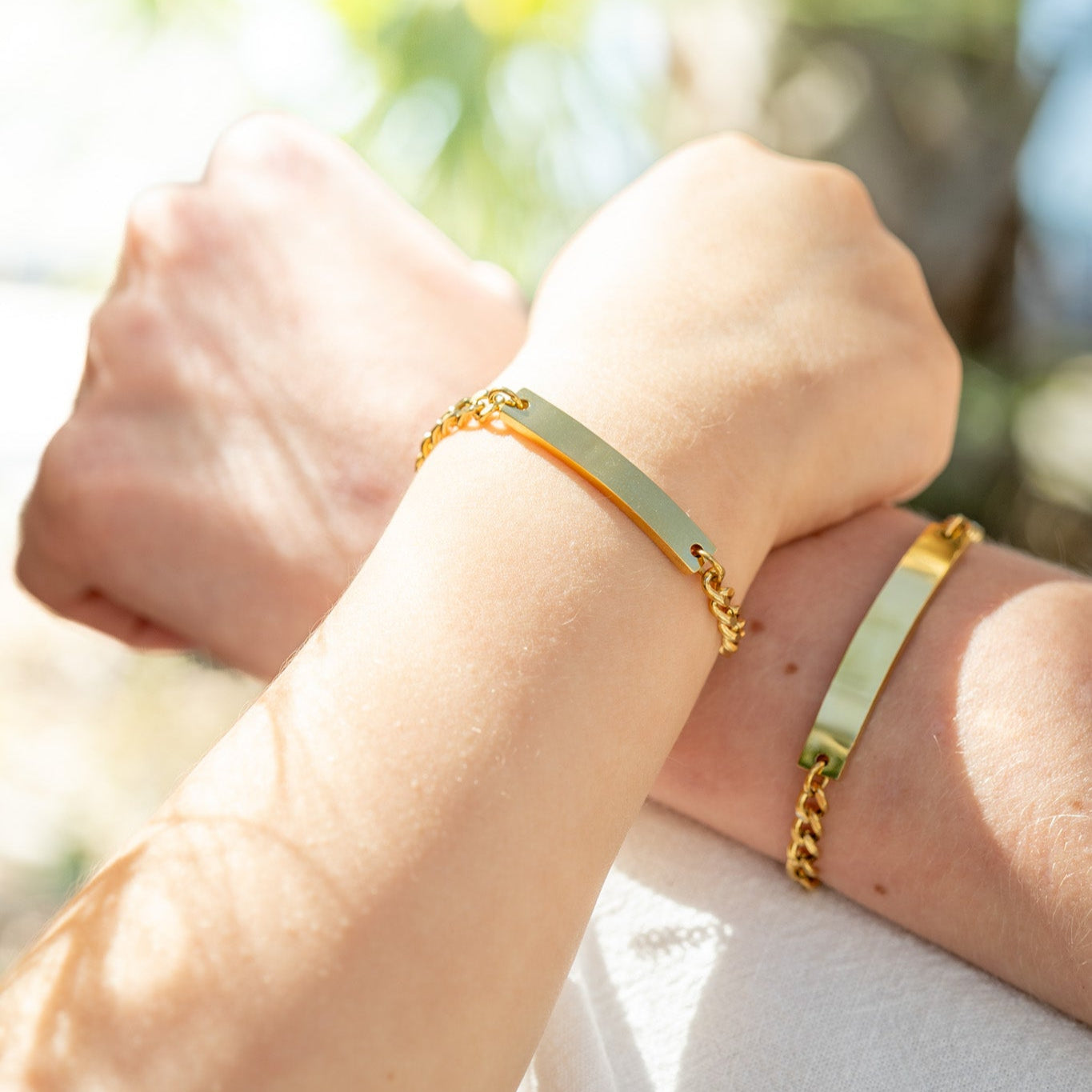 Personalized Curb Chain Curved Bar Bracelet